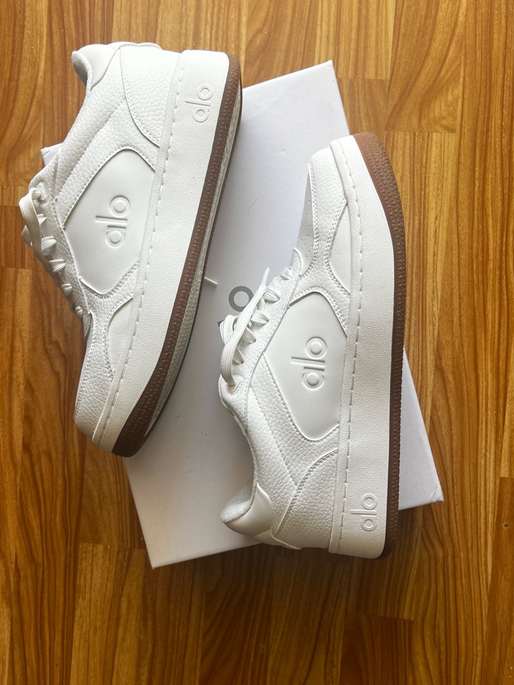 ALO Yoga Recovery Mode Sneakers White W9 M7.5 - Picture 3 of 7